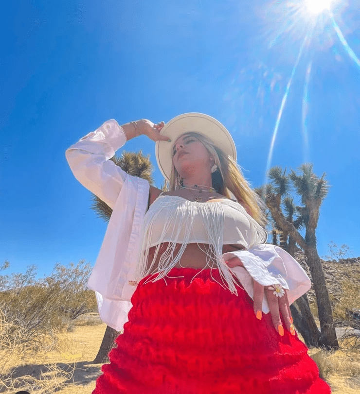 Lexy Silverstein shows an outfit in the desert
