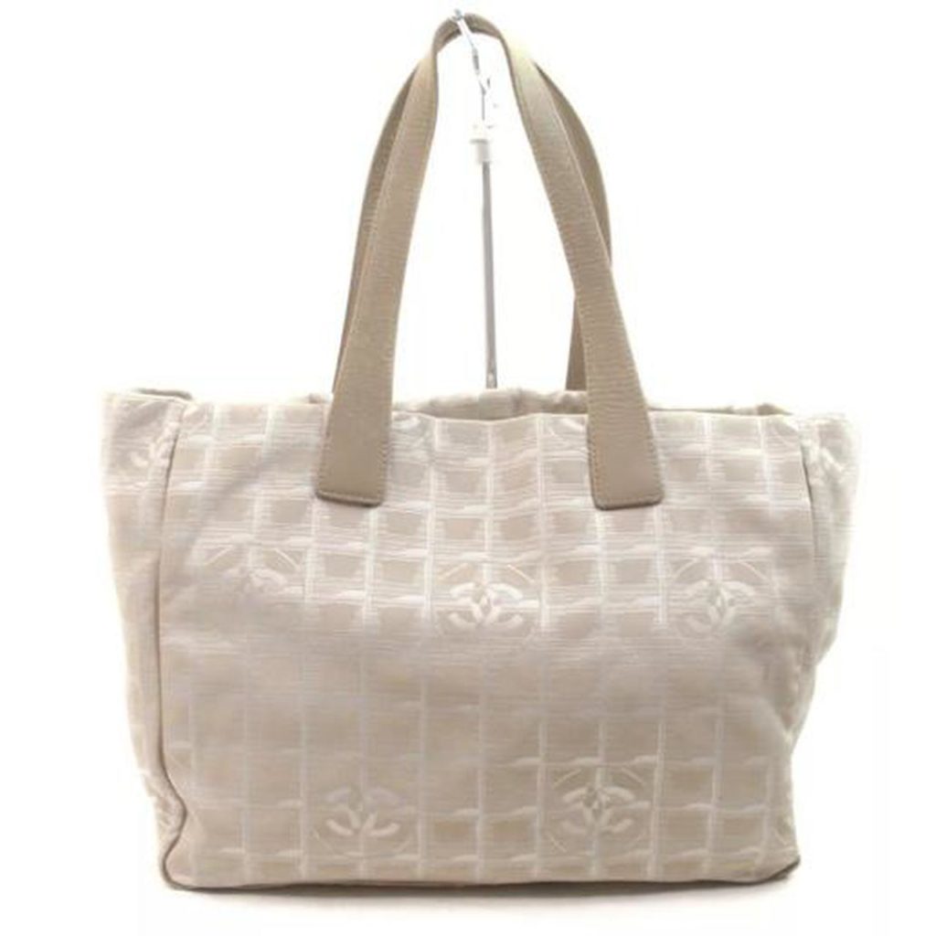 Lexy SilversteinIs a Chanel Handbag a Good Investment?