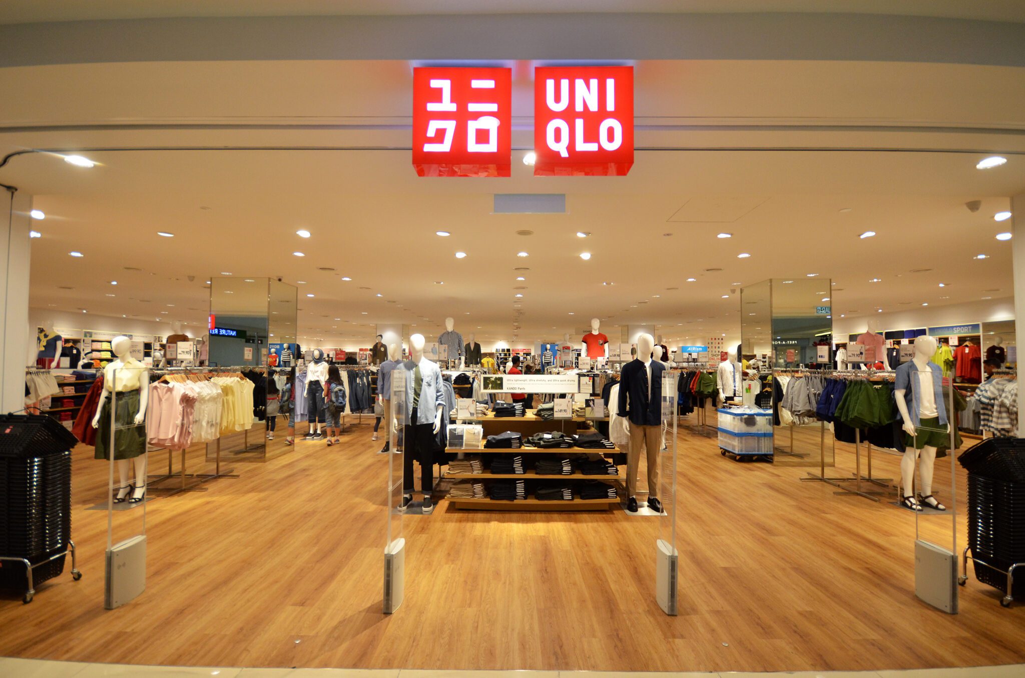 Is Uniqlo Sustainable or Fast Fashion? | Sustainability Ratings by eLEXYfy